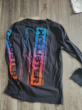 Hollister Black Long Sleeve Tee with Gradient Blue-Purple-Orange Logo Mens Small